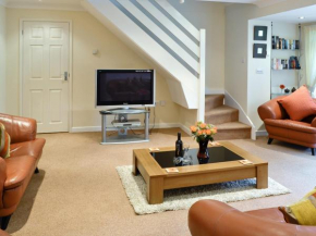 Riverside Cottage - B6859